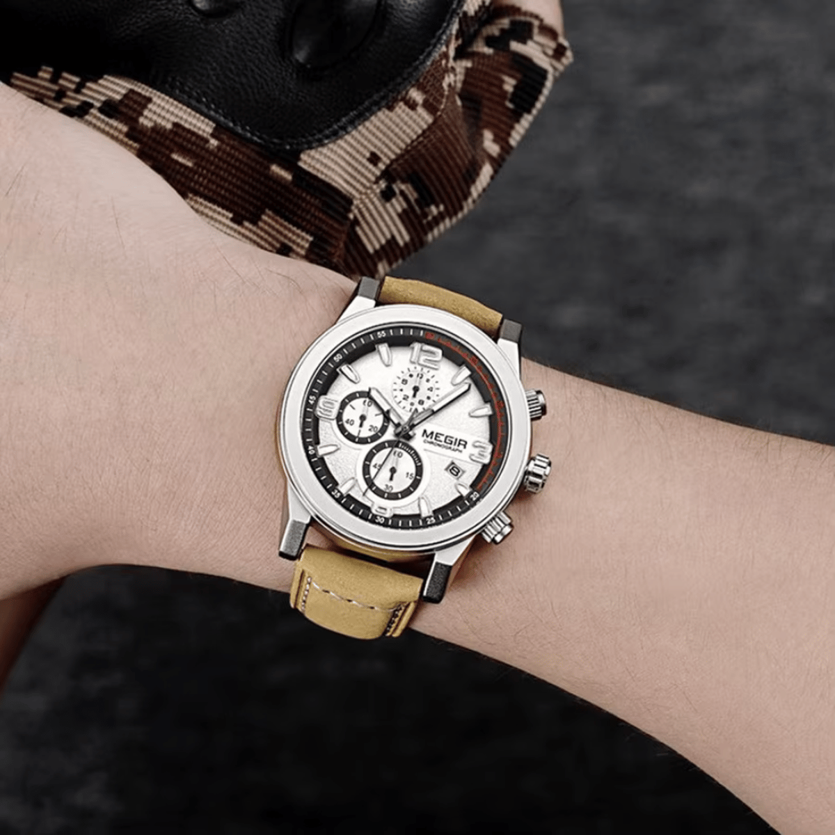 Men's Luxury Chronograph Watch with Leather Strap and Calendar