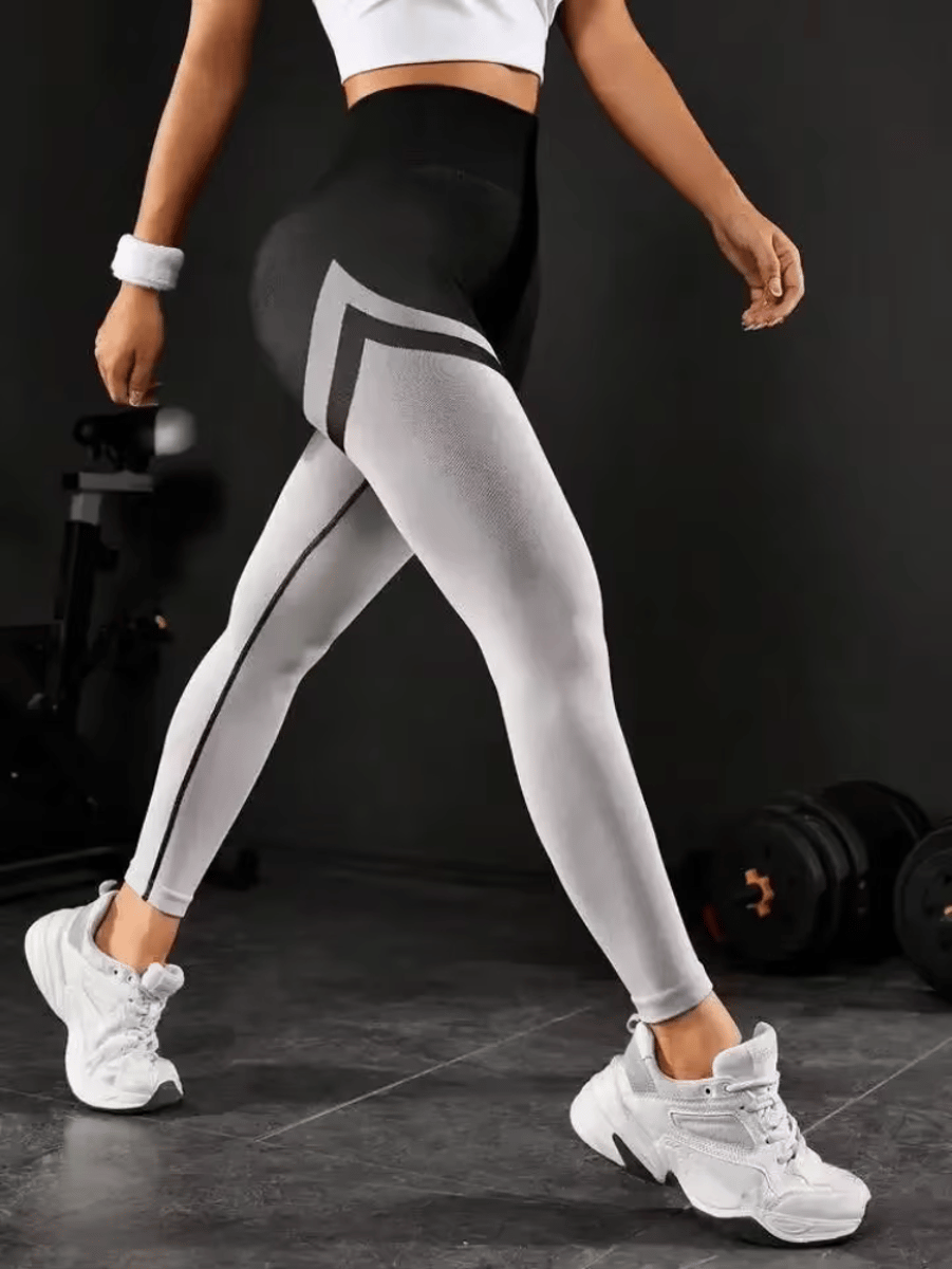 High-Waist Striped Seamless Leggings for Yoga and Fitness