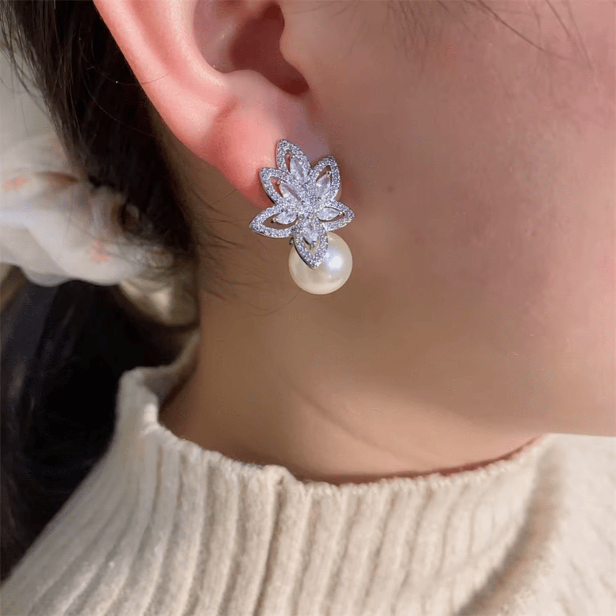 Elegant Simulated Pearl Stud Earrings with Cubic Zirconia Detailing Elegant Simulated Pearl Stud Earrings with Cubic Zirconia Detailing