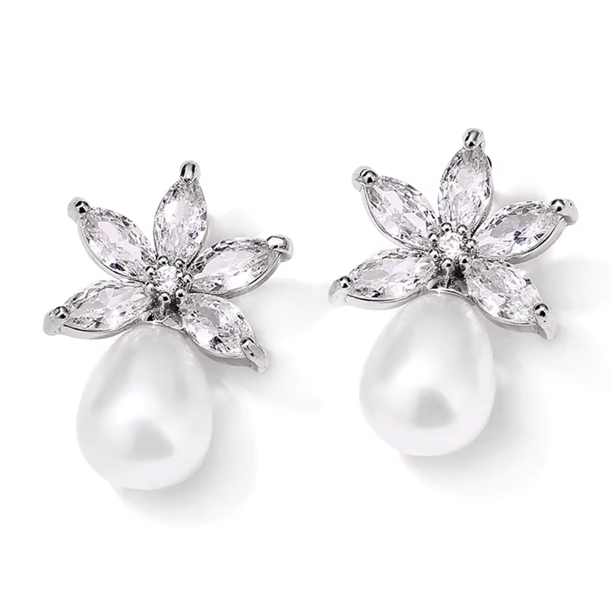 Elegant Leaf-Shaped Cubic Zirconia and Pearl Drop Earrings Elegant Leaf-Shaped Cubic Zirconia and Pearl Drop Earrings