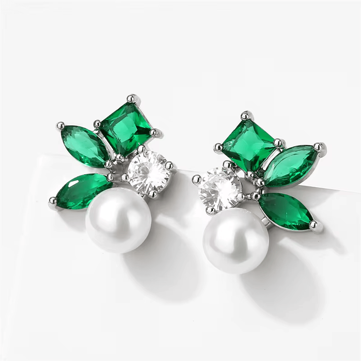 Charming Leaf-Shaped Pearl Stud Earrings with Zircon Accent Charming Leaf-Shaped Pearl Stud Earrings with Zircon Accent