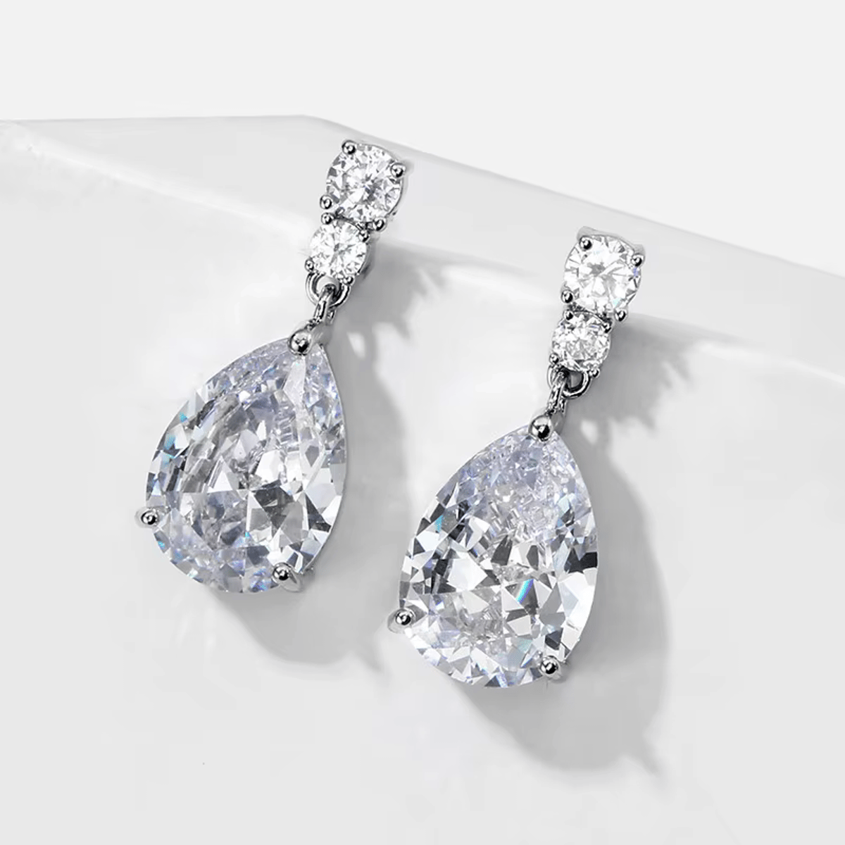 Elegant Water Drop Cubic Zirconia Dangle Earrings for Weddings Elegant Water Drop Cubic Zirconia Dangle Earrings for Weddings