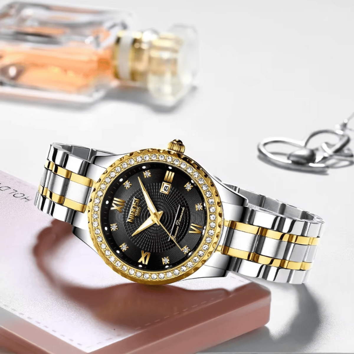 Elegant Stainless Steel Women's Quartz Watch with Date Function
