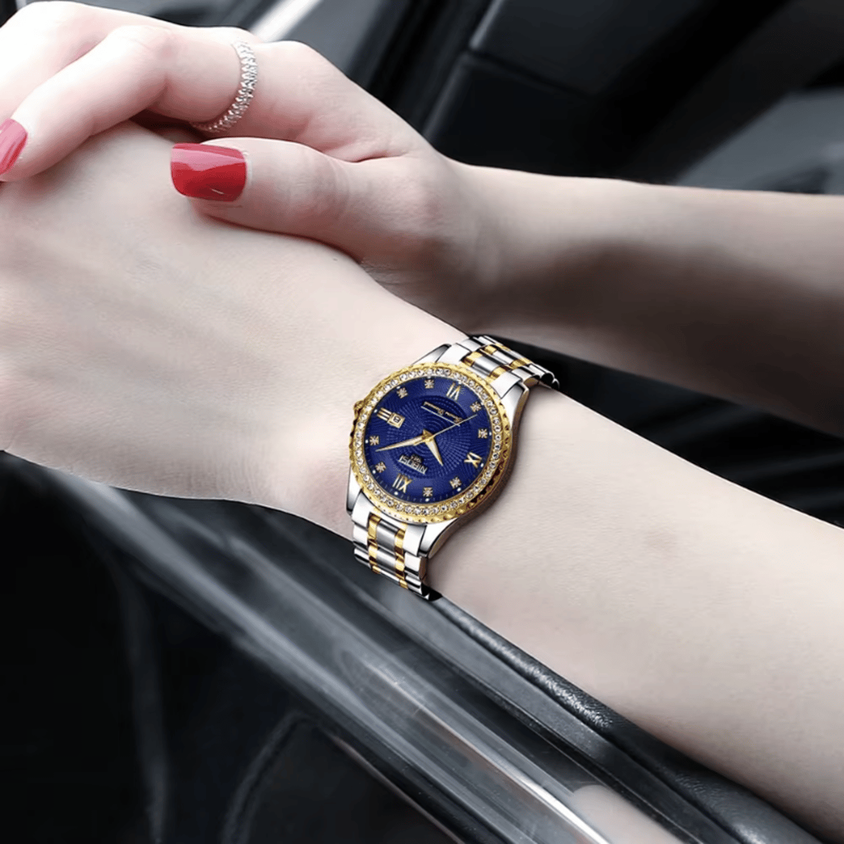 Elegant Stainless Steel Women's Quartz Watch with Date Function