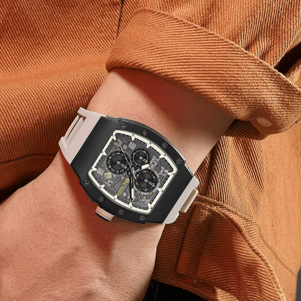 Luxury Quartz Sports Watch with Chronograph and Large Dial Luxury Quartz Sports Watch with Chronograph and Large Dial