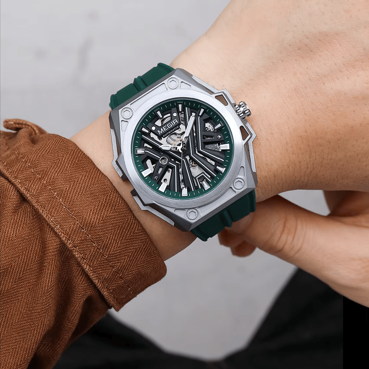 Men’s Stainless Steel Skeleton Mechanical Watch with Silicone Strap Men’s Stainless Steel Skeleton Mechanical Watch with Silicone Strap