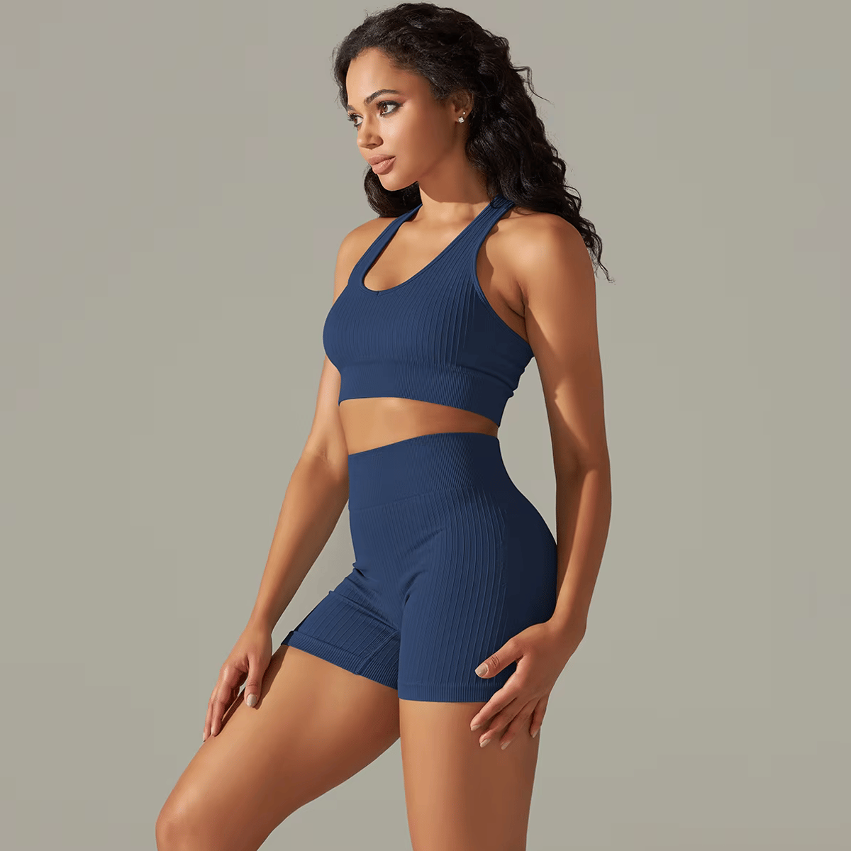 Comfortable Seamless Yoga Set for Women – Crop Top & Knit Shorts