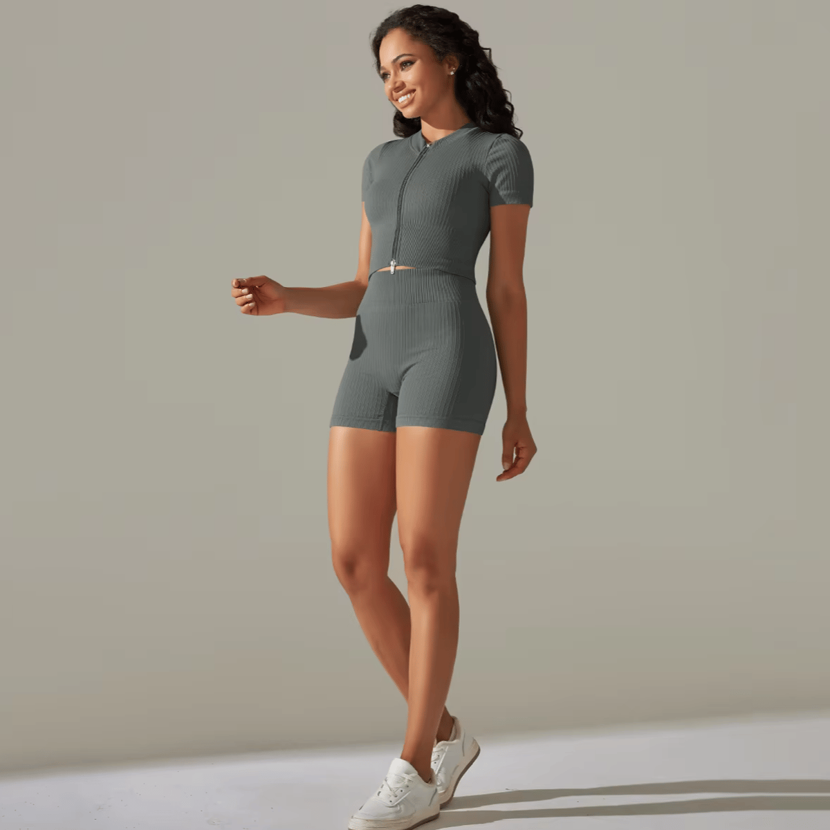 Seamless Women's Yoga Set with Zipper Top and Shorts