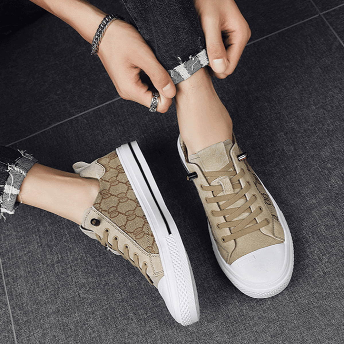 Men’s Lightweight Canvas Espadrille Sneakers with Vulcanized Sole