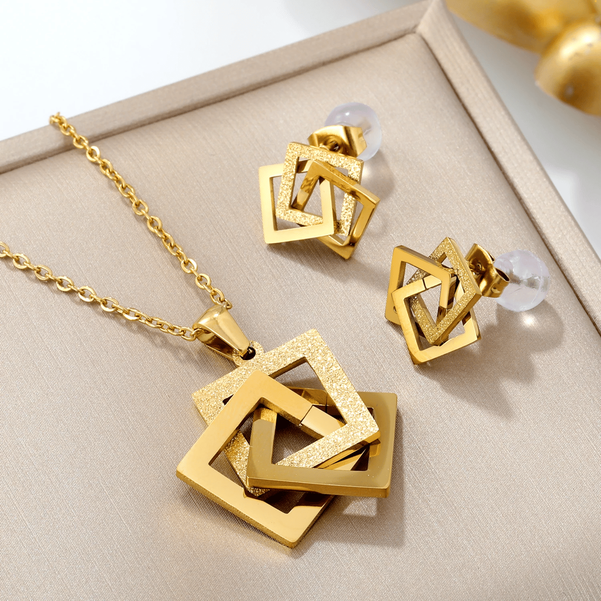 Trendy Waterproof Stainless Steel Jewelry Set for Women