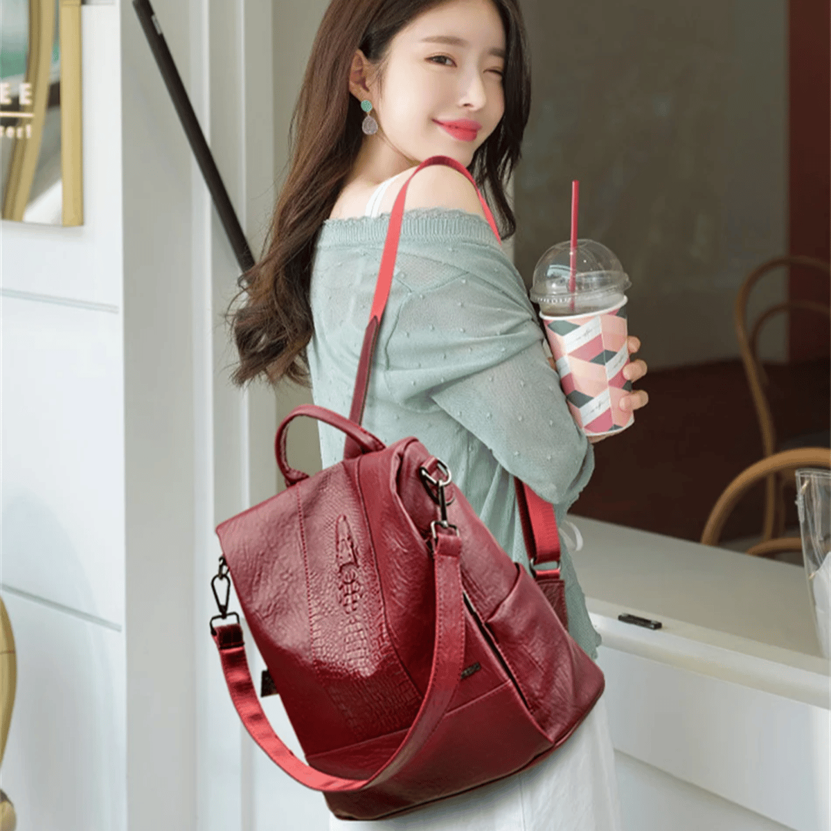 Stylish Crocodile Pattern Leather Backpack with Large Capacity