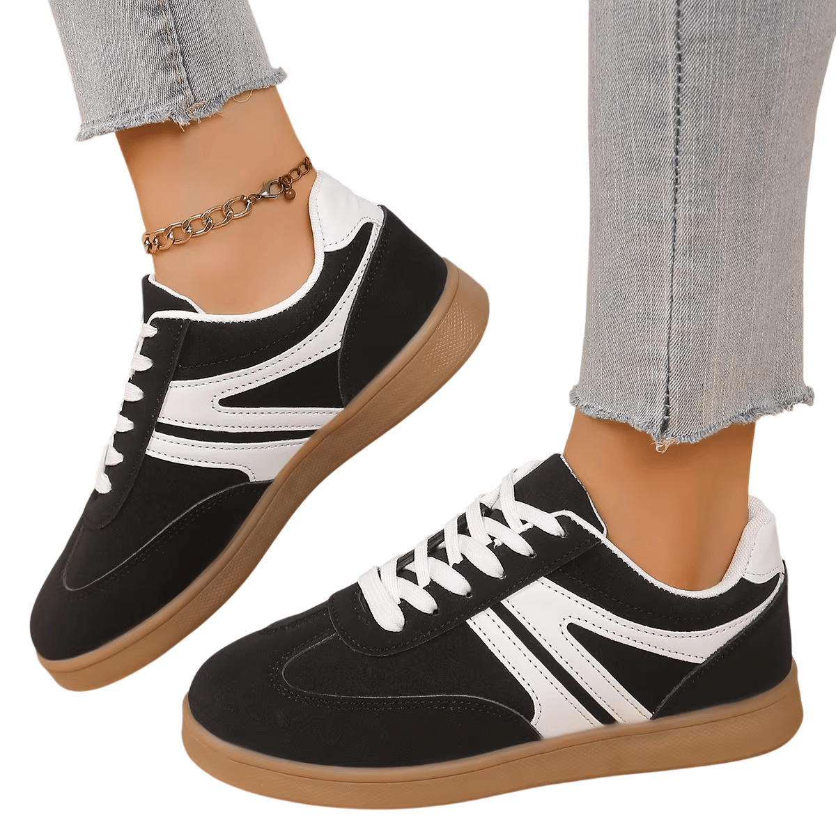 Women's Classic Low-Cut Lace-Up Sneakers for All-Year Casual Wear Women's Classic Low-Cut Lace-Up Sneakers for All-Year Casual Wear
