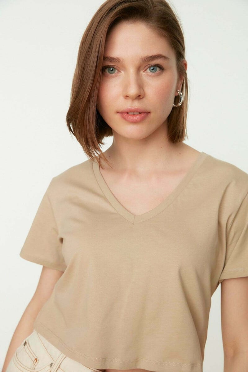 2_org_zoom V-Neck Crop T-Shirt - Casual T-Shirt 38