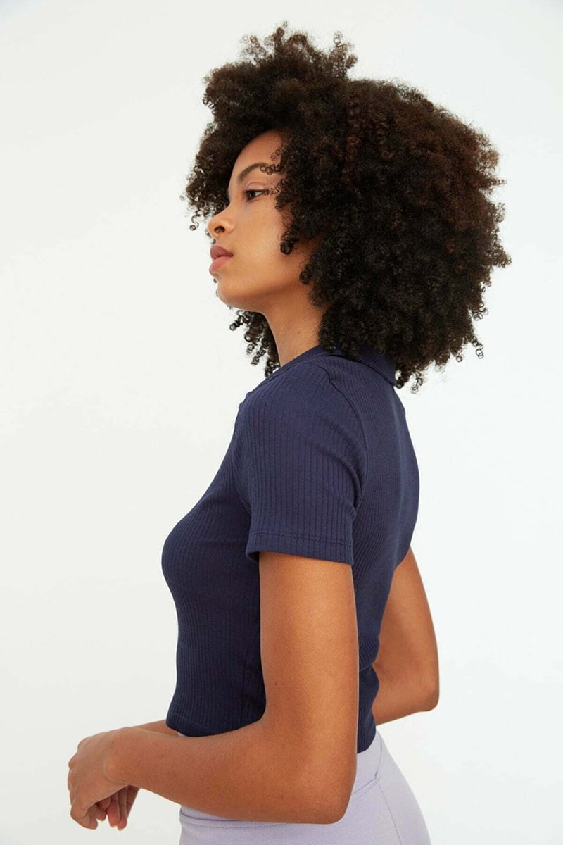 V-Neck Crop Knitted Top - Short Sleeve Tops 16