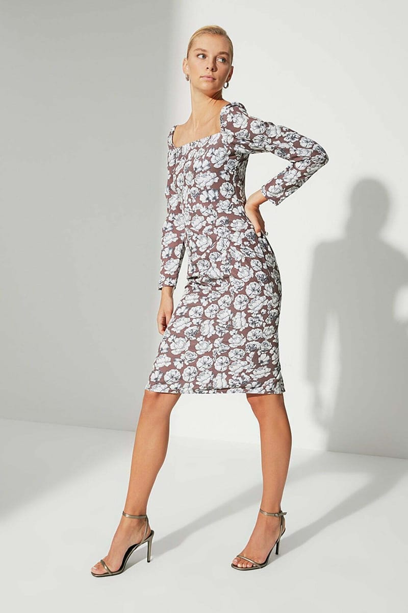 3_org_zoom Square Neck Floral Print Dress - Midi Dresses 34