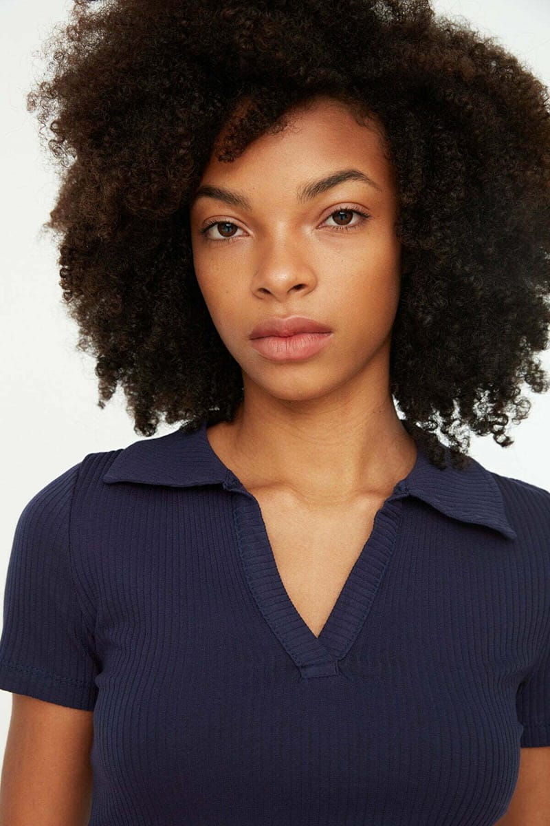 V-Neck Crop Knitted Top - Short Sleeve Tops 17