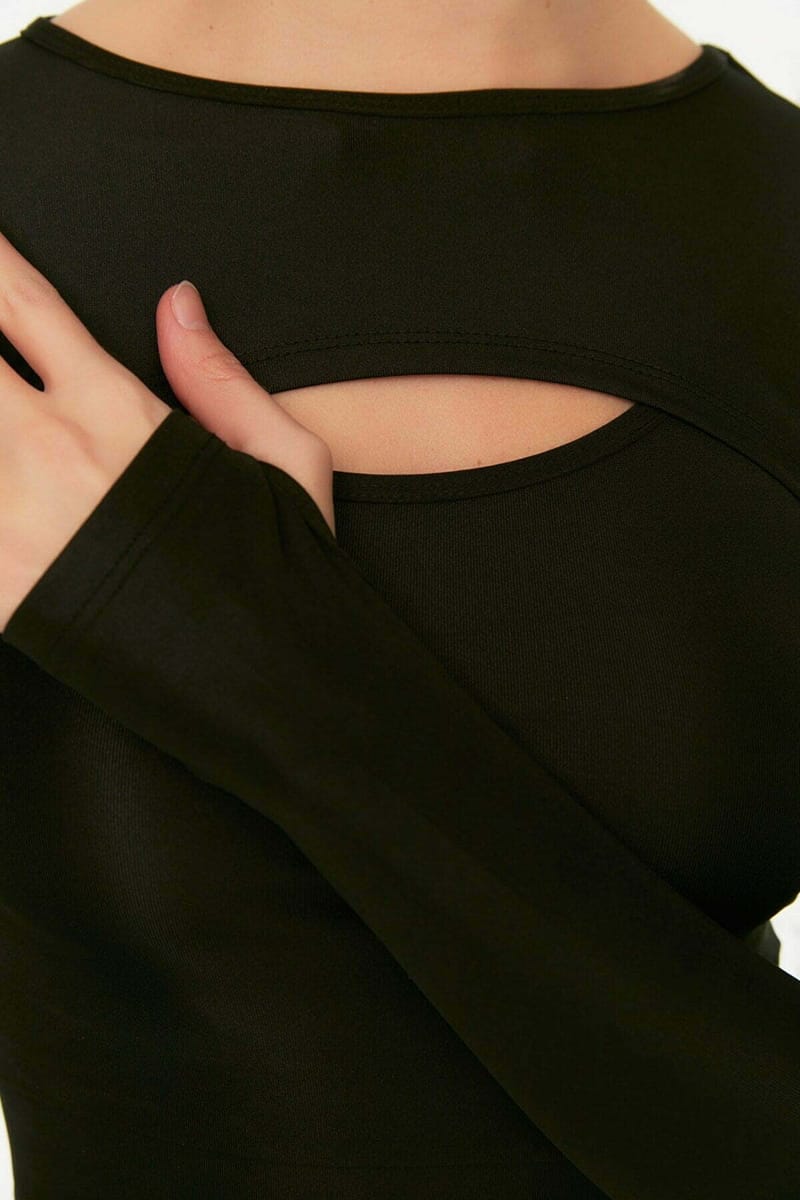 Cut Out Detail Long Sleeve Crop Top - Cropped Tops 29