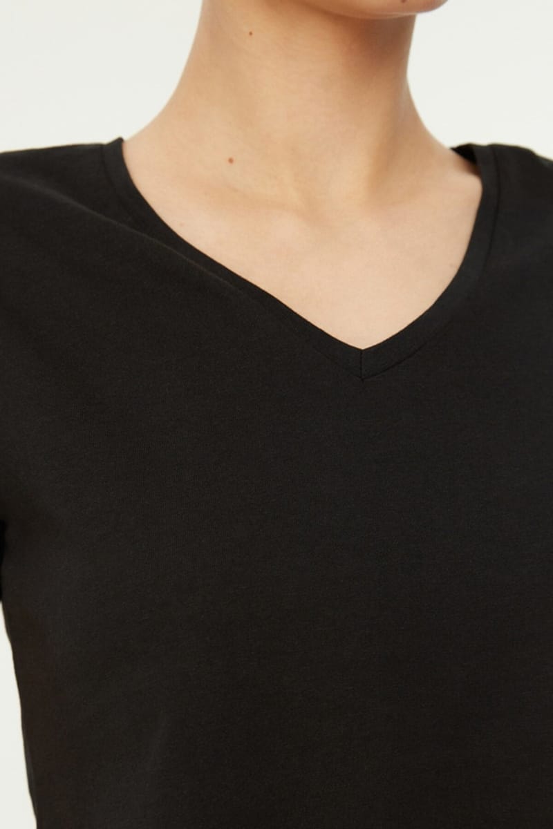 V-Neck Crop T-Shirt - Casual T-Shirt 24