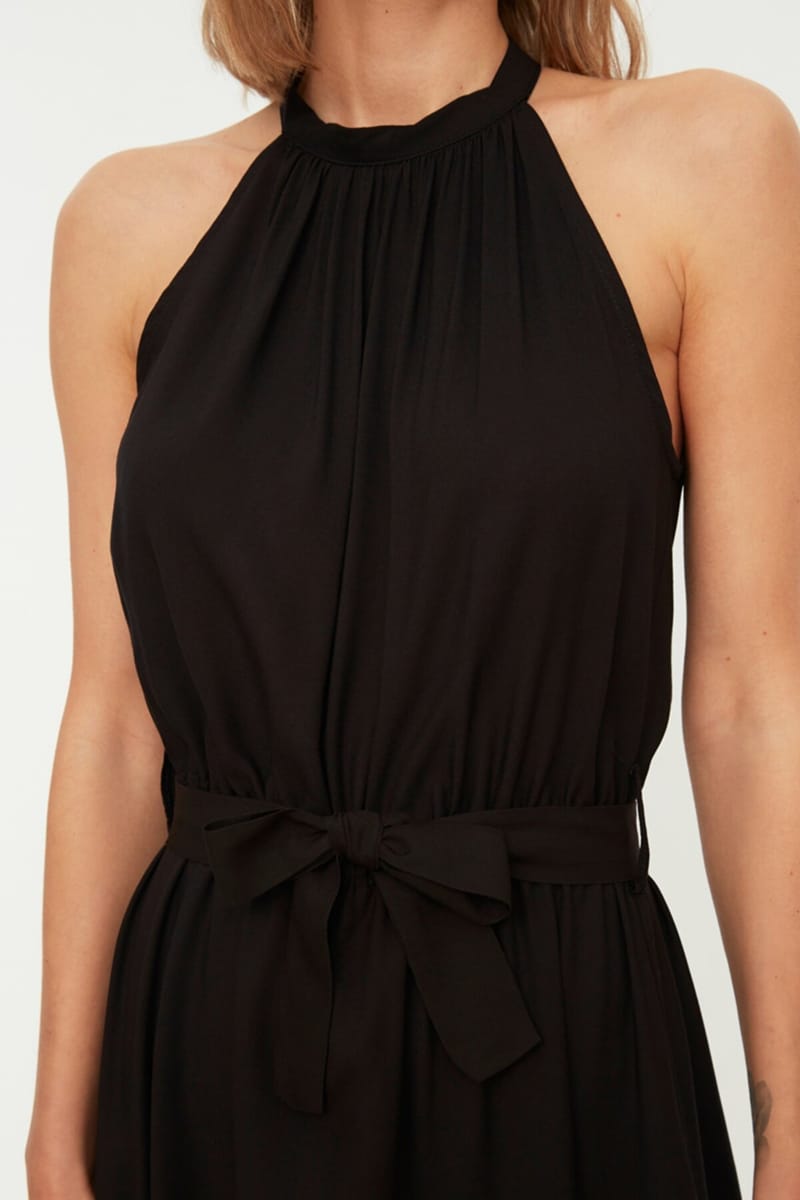 Halter Neck Pleated Dress - Midi Dresses 48