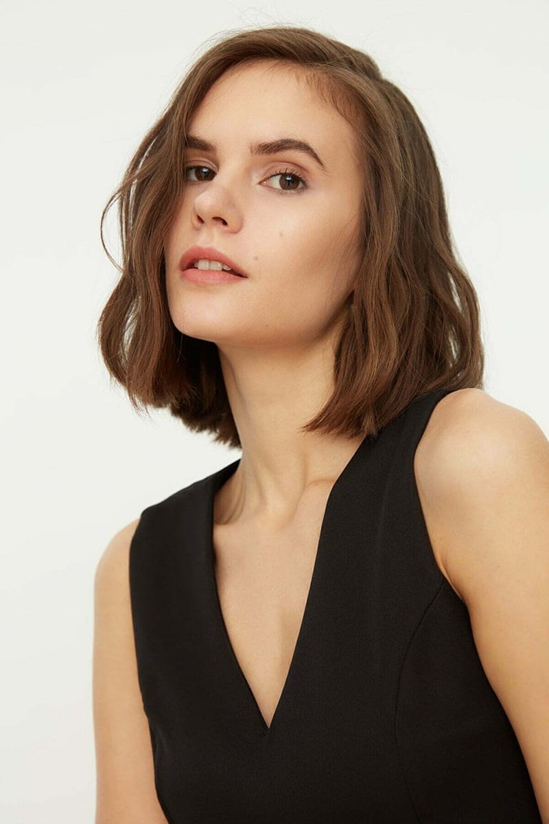 6_org_zoom Basic V-Neck Short Dress - Mini Dresses 32