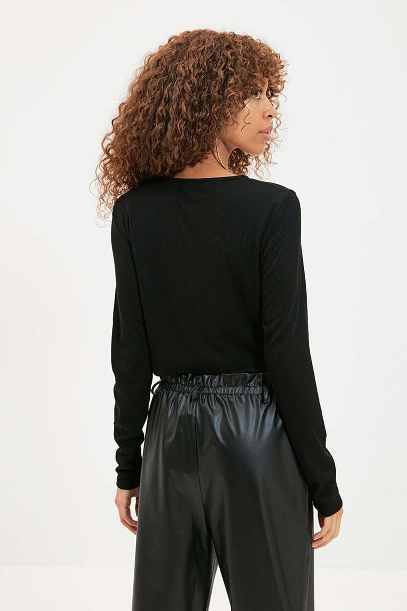 Women's Button Detail Crop Top - Cropped Tops 24