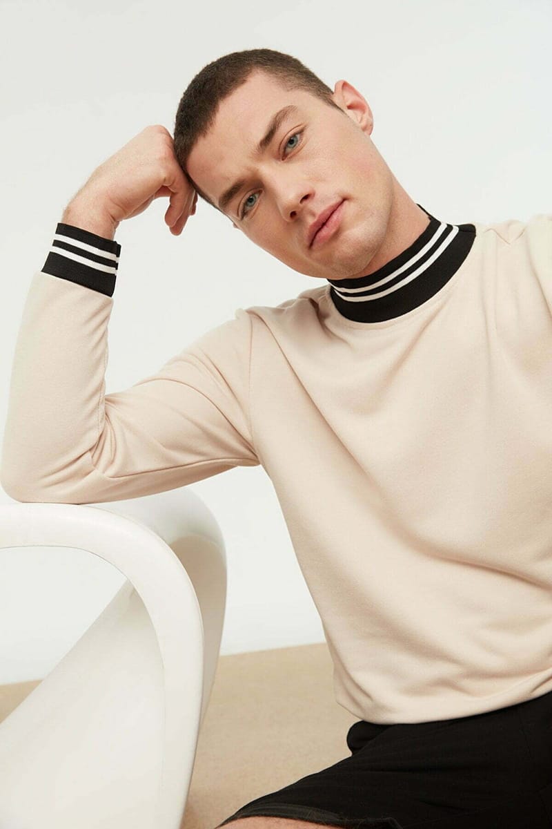 Stripe Detail Sweatshirt - Sweatshirts 23