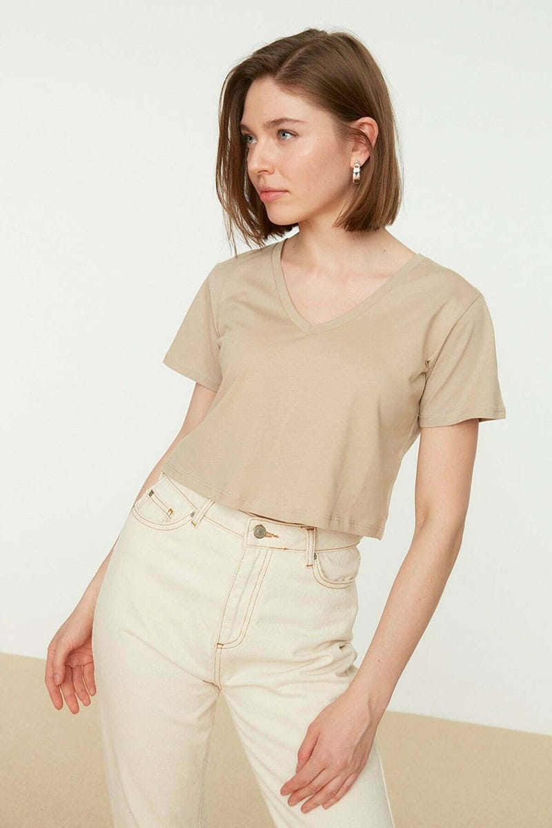 7_org_zoom V-Neck Crop T-Shirt - Casual T-Shirt 41