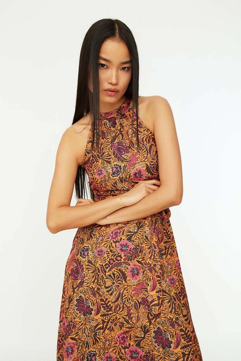 Orange Belt Floral Print Pleated Halter Neck Women's Dress - Midi Dresses 29
