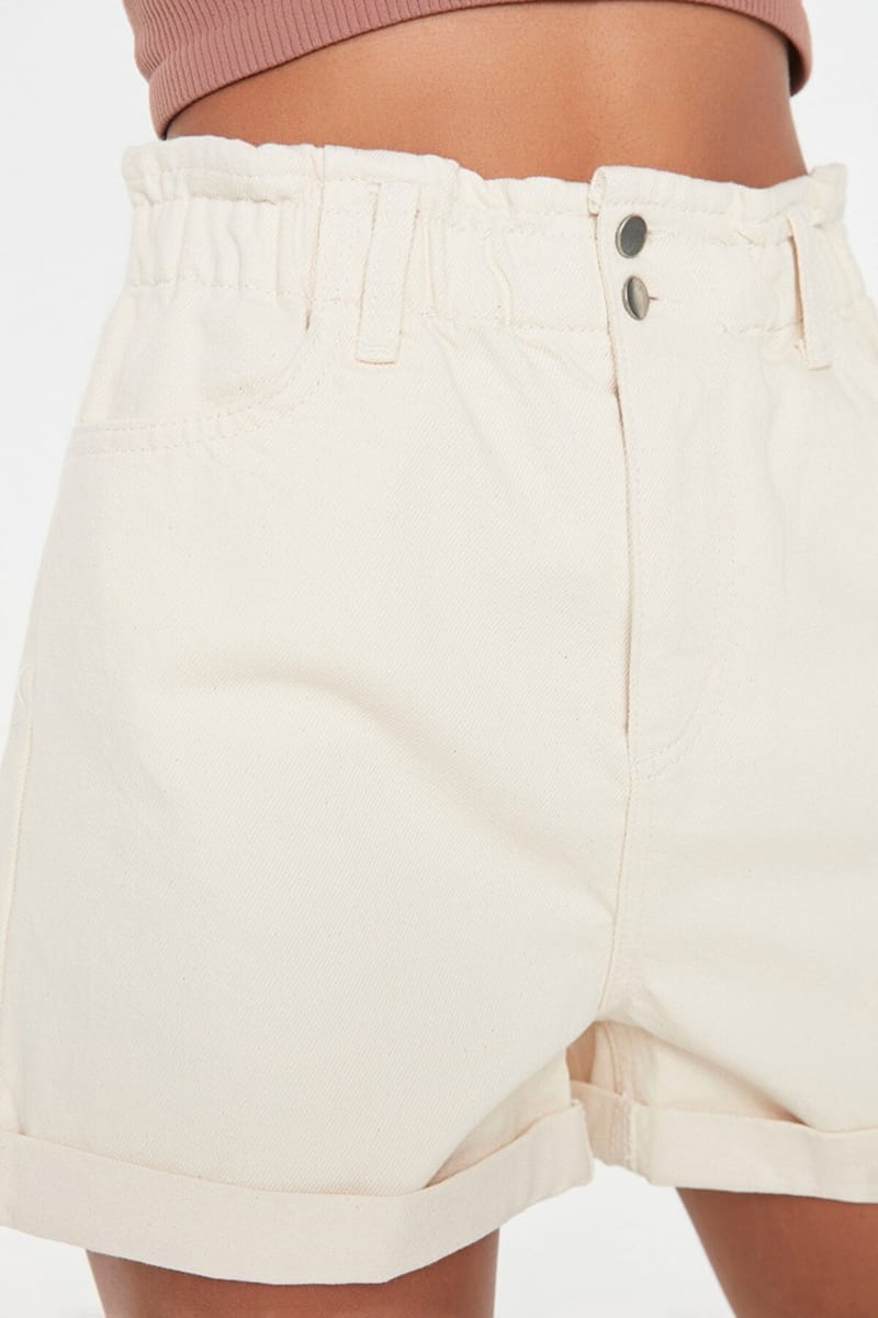 Trendyol - Women's Denim Shorts 31