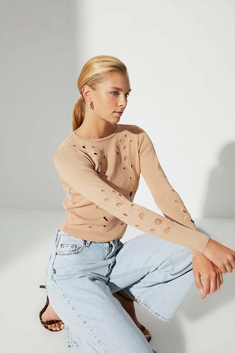 Cut Out Knitted Sweater - Sweaters 19