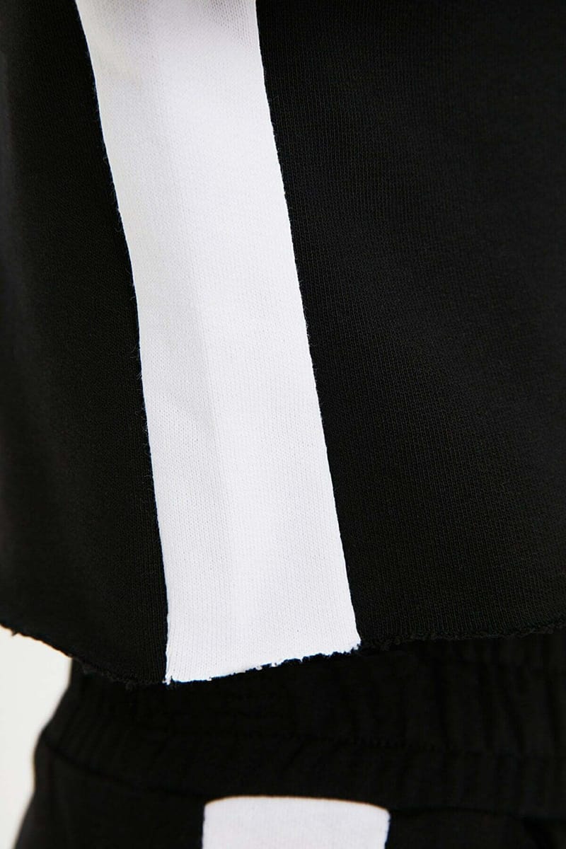 Crew Neck Knitted Cropped Women's Sweatshirt - Sweatshirts 52