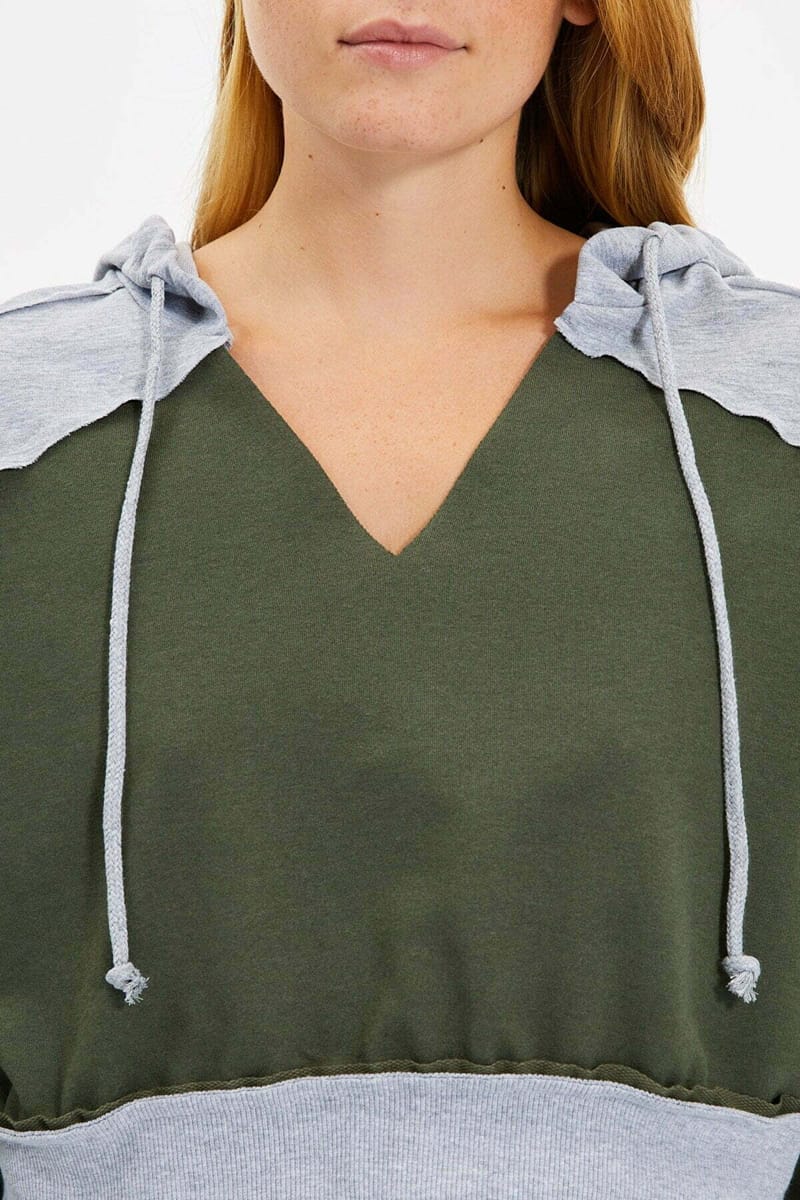 Knitted Cropped Women's Hoodie - Hoodies 23