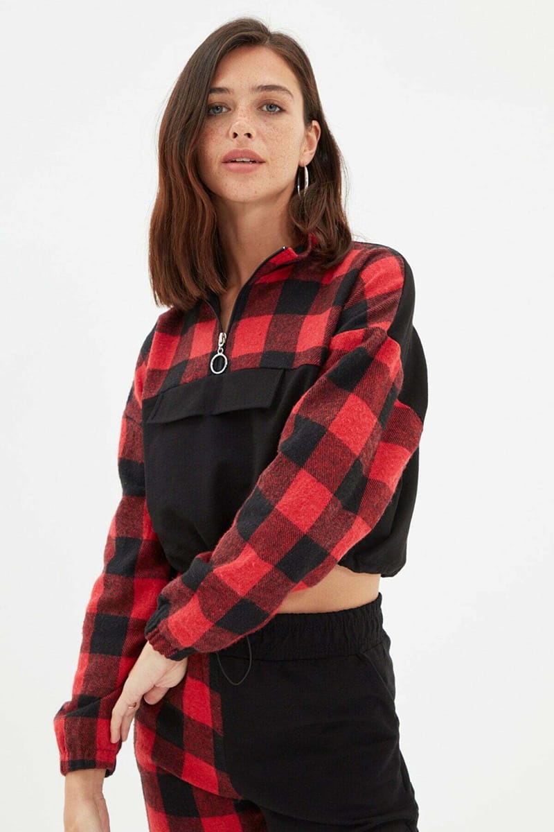 Two Tone Red and Black Crew Neck Cropped Women's Sweatshirt Two Tone Red And Black Crew Neck Cropped Women's Sweatshirt - Sweatshirts 22