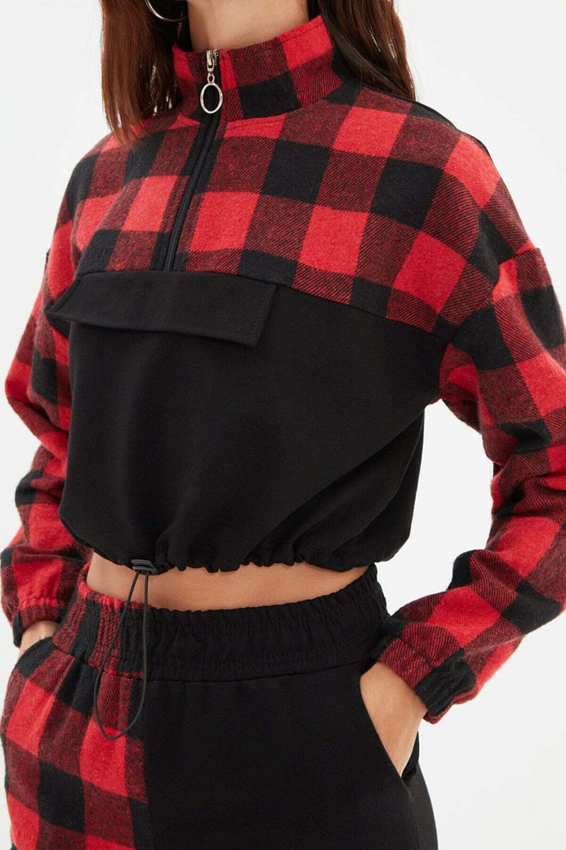 Two Tone Red and Black Crew Neck Cropped Women's Sweatshirt Two Tone Red And Black Crew Neck Cropped Women's Sweatshirt - Sweatshirts 23