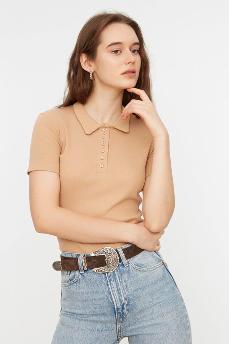 Trendyol - Women's Short Sleeve Tops 22