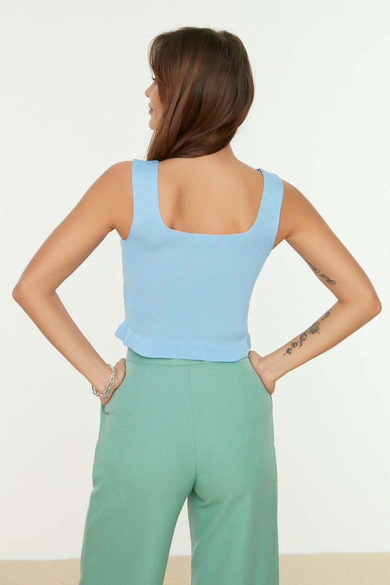 Trendyol - Women's Cropped Tops 11