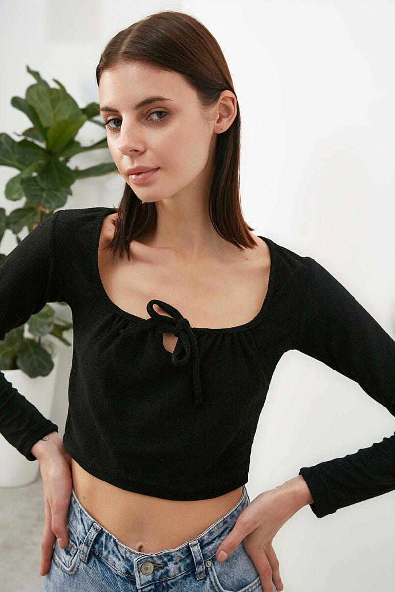 Trendyol - Women's Cropped Tops 36