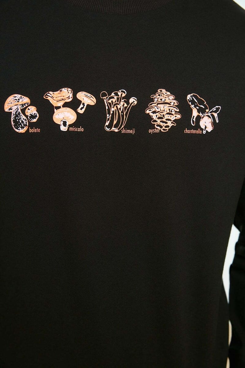 Black Front Print Printed Men's Sweatshirt - Sweatshirts 23