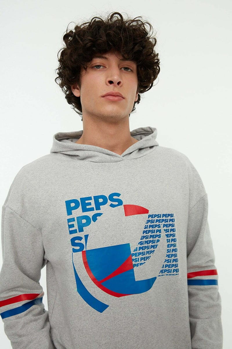 Pepsico Printed Sweatshirt Trendyol - Women's Hoodies 22