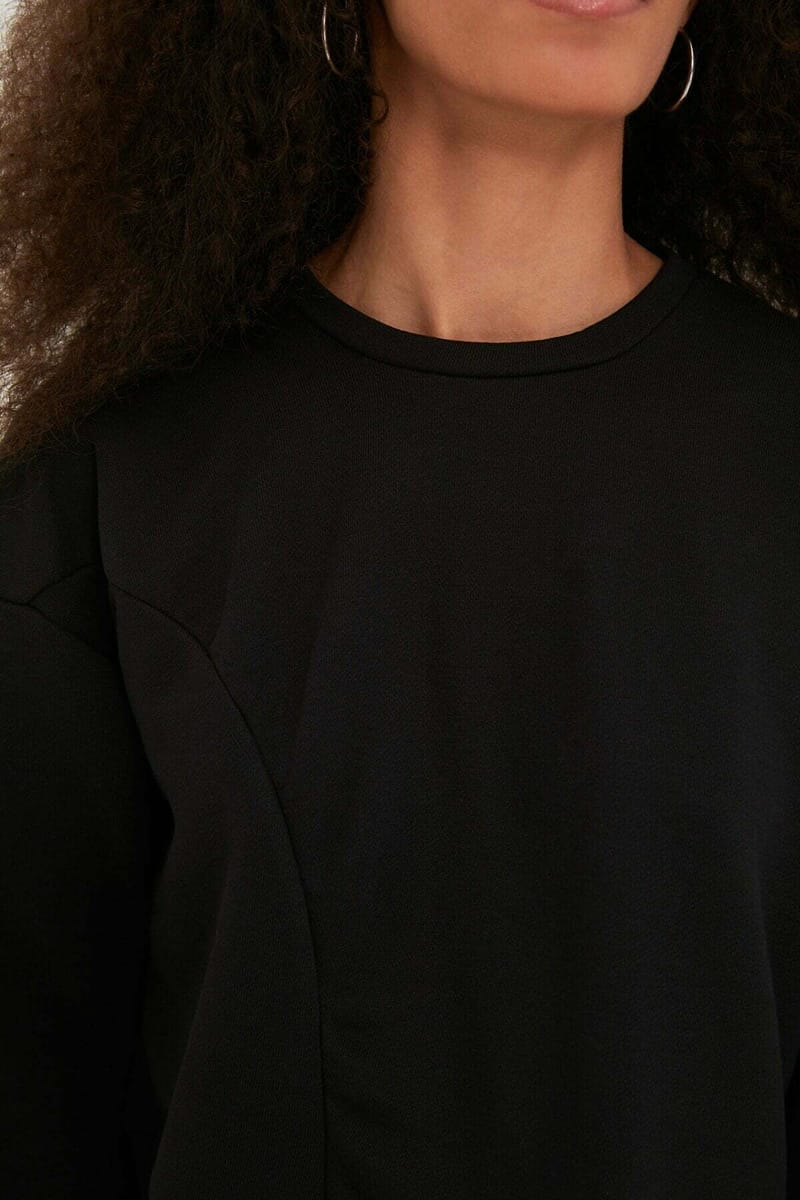 Black Crew Neck Asymmetric Hem Line Women's Sweatshirt - Sweatshirts 18