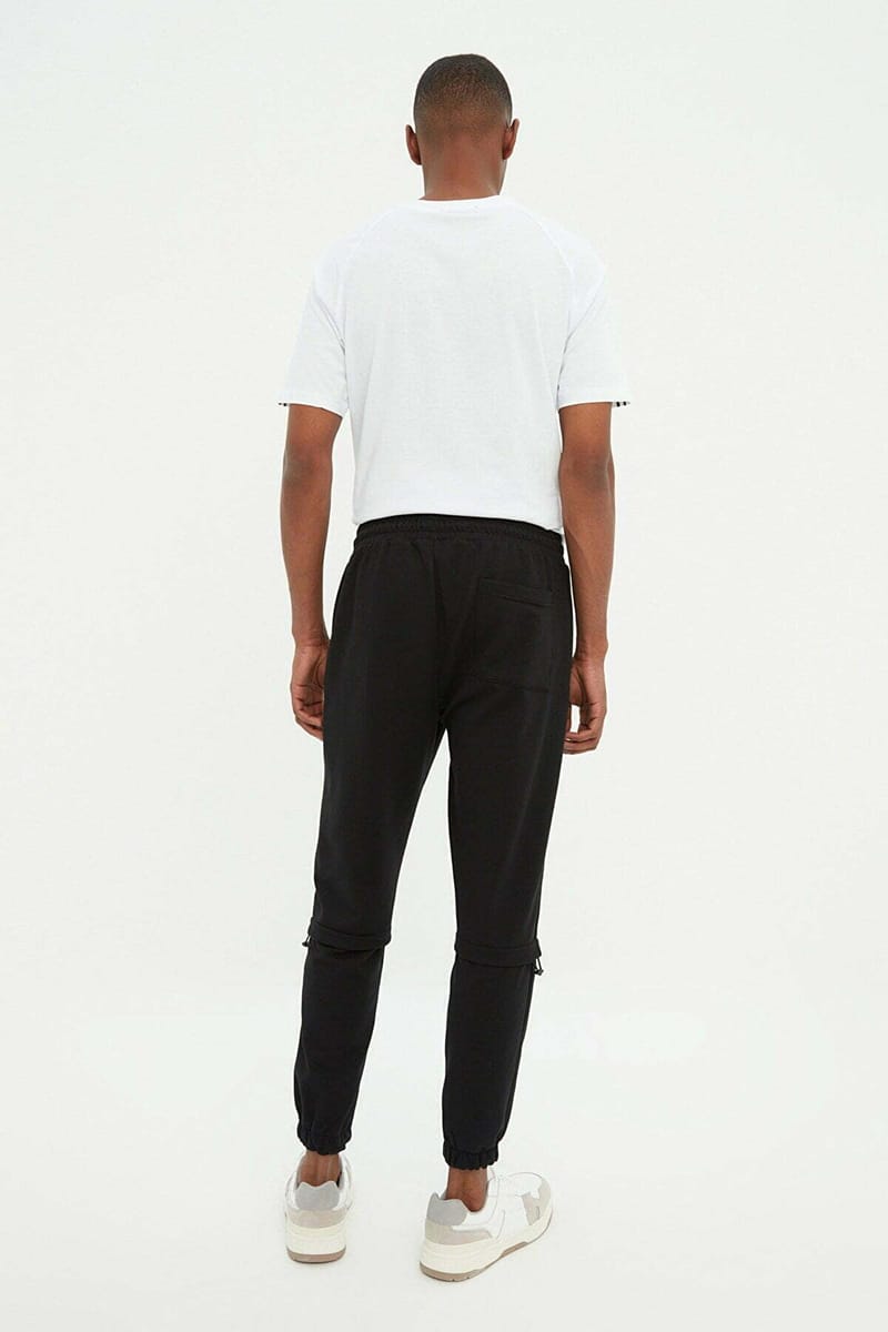 Black Solid Casual Men's Joggers Black Solid Casual Men's Joggers - Sweatpants 24