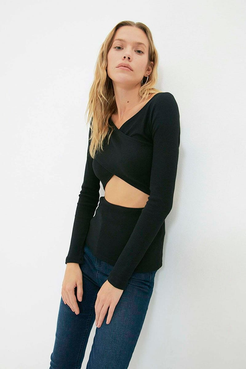 Black Cut Out Detail Knitted Women's Top - Casual Tops 3