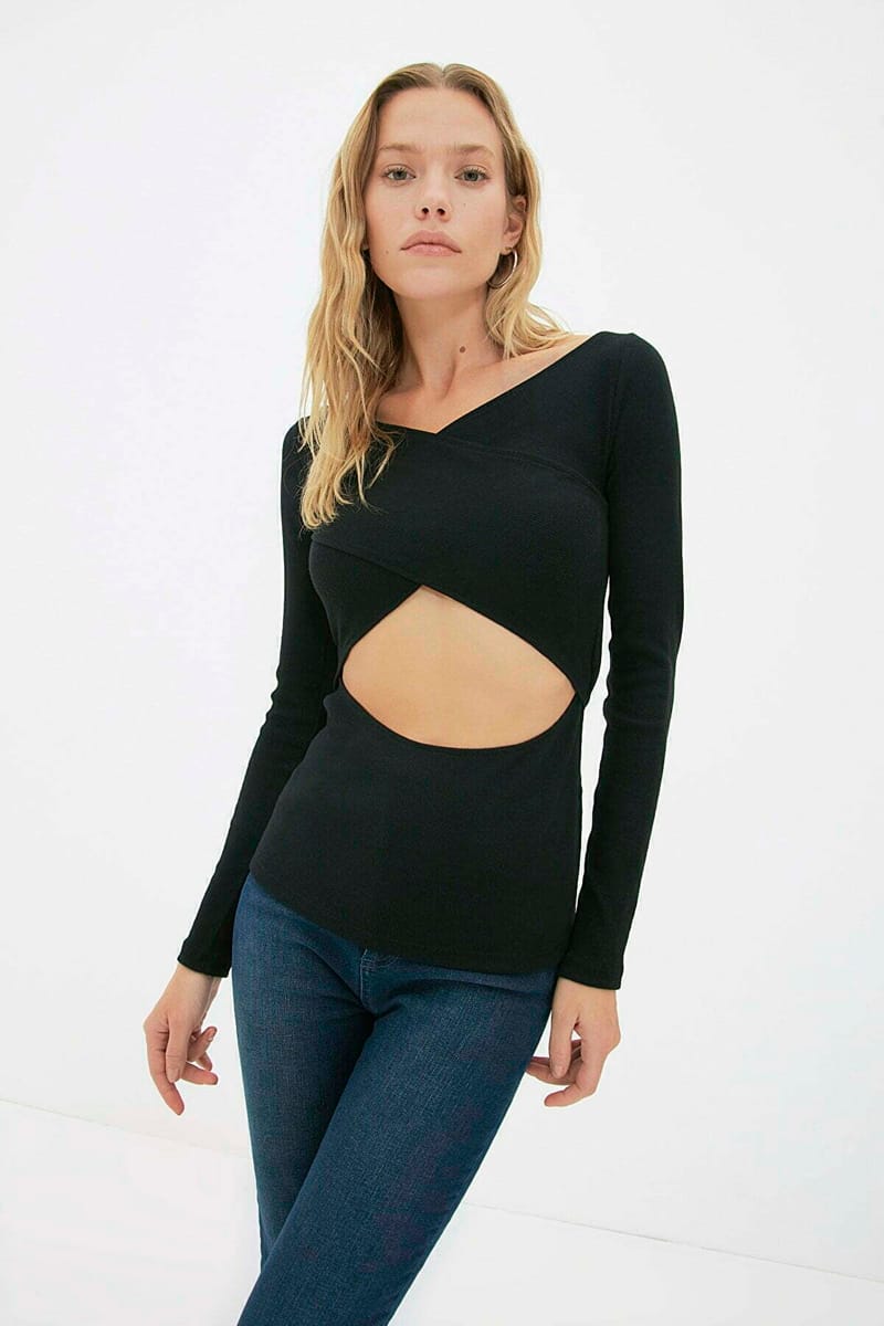 Black Cut Out Detail Knitted Women's Top - Casual Tops 4