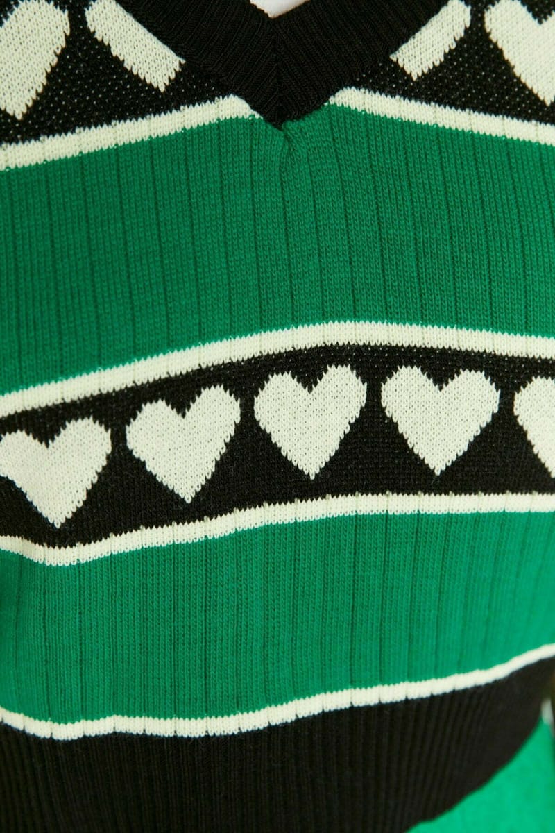 Jacquard V Neck Knitwear Top - Short Sleeve Tops 37