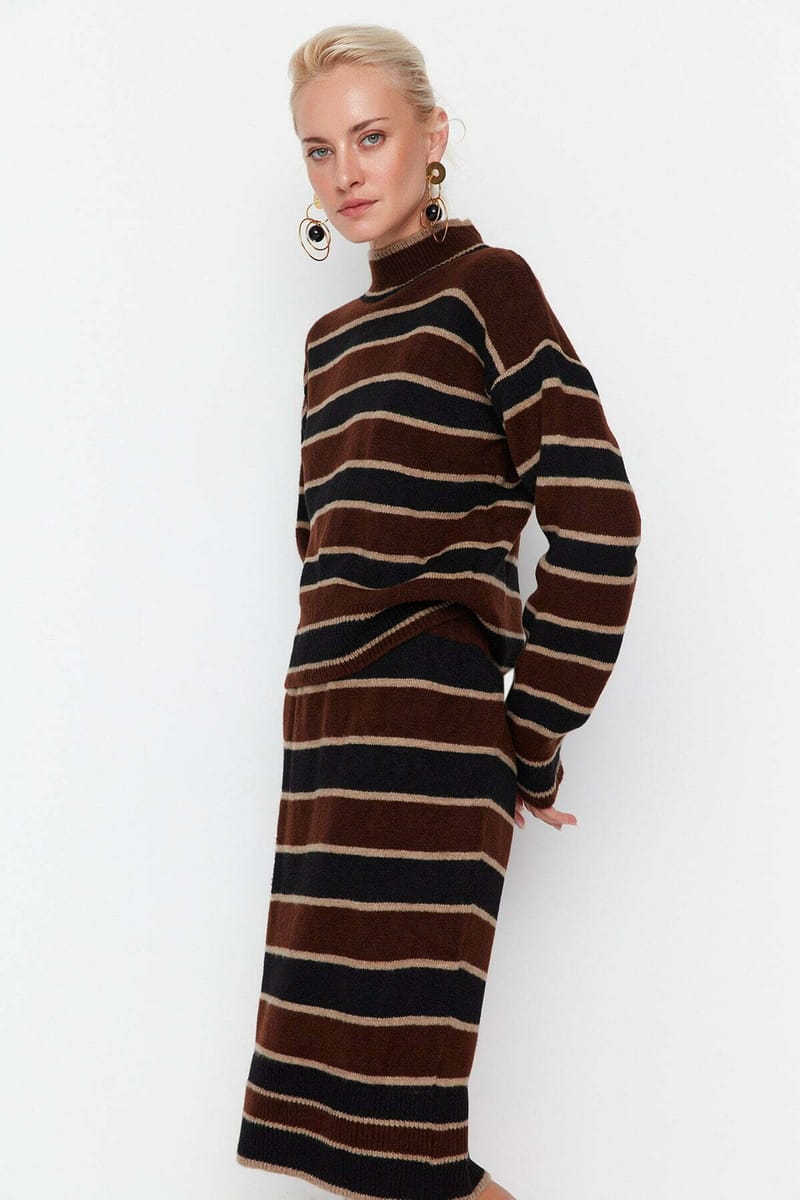 Turtle Neck Top and Skirt Color Block Women's Knitwear co-ord Set Turtle Neck Top And Skirt Color Block Women's Knitwear Co-Ord Set - Co-ord Sets 35