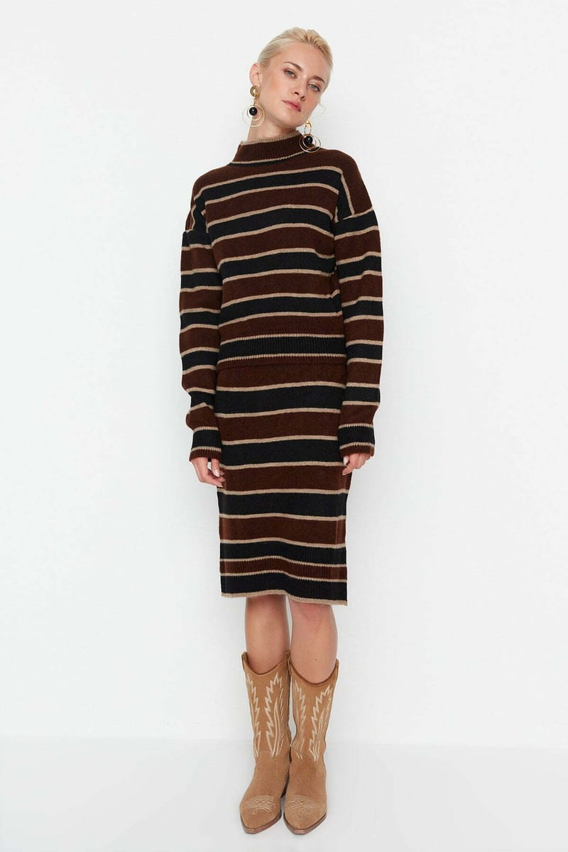 Turtle Neck Top and Skirt Color Block Women's Knitwear co-ord Set Turtle Neck Top And Skirt Color Block Women's Knitwear Co-Ord Set - Co-ord Sets 38