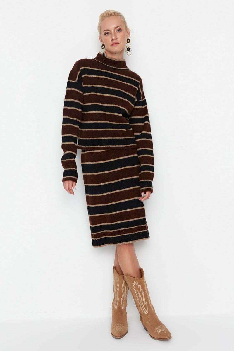 Turtle Neck Top and Skirt Color Block Women's Knitwear co-ord Set Turtle Neck Top And Skirt Color Block Women's Knitwear Co-Ord Set - Co-ord Sets 39