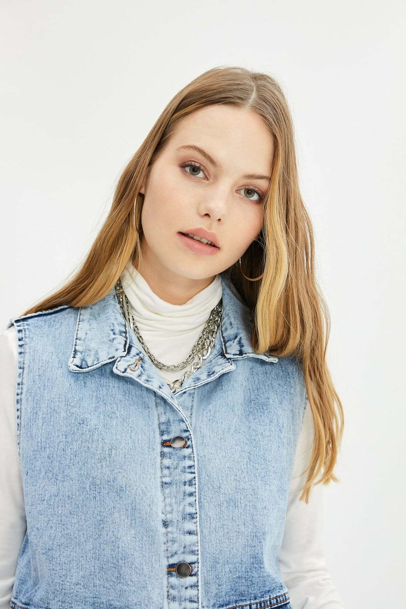 Sleeveless Pocket Detail Denim Women's Jacket - Denim Jackets 19
