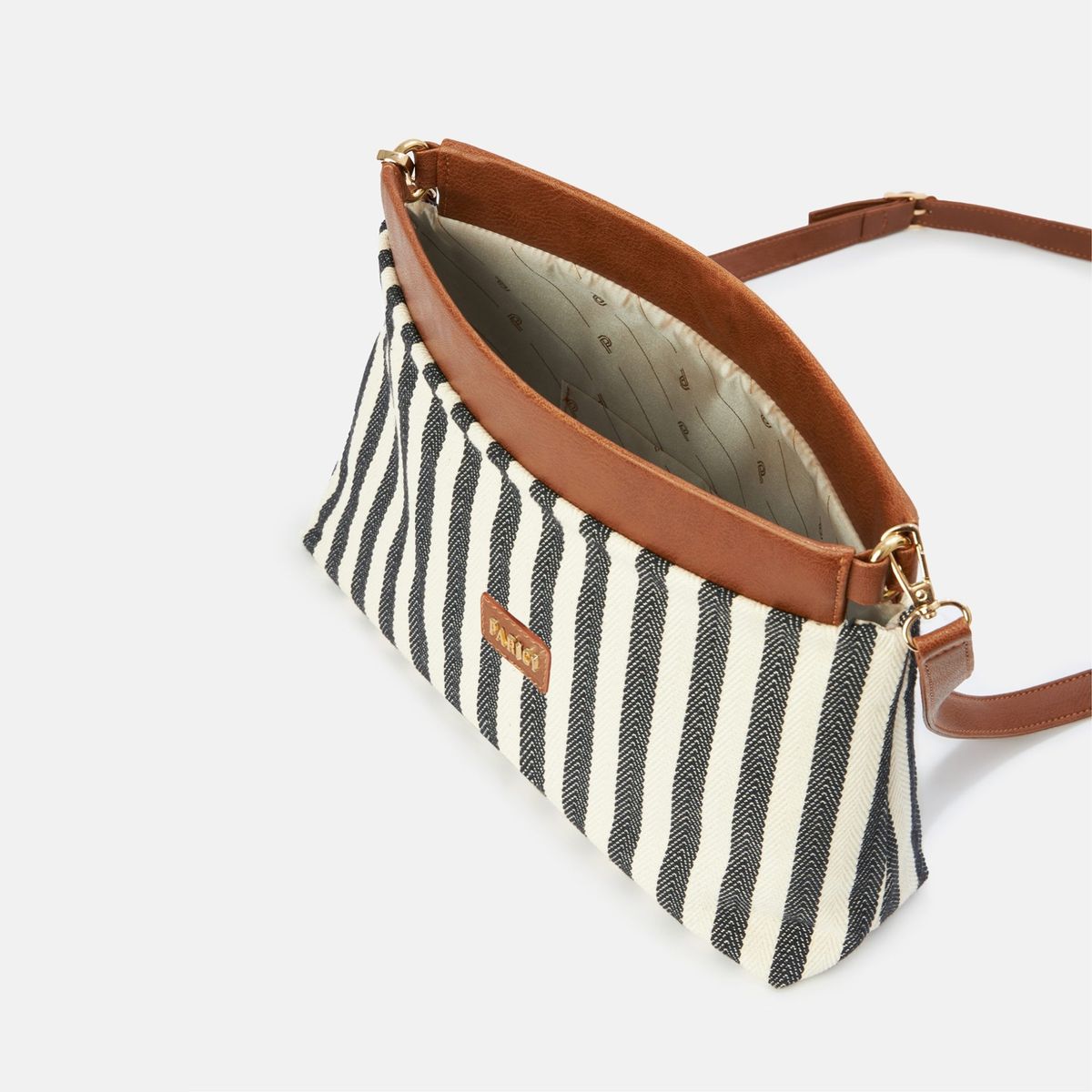 Stylish Canvas Shoulder Bag with Spacious Single Compartment Design
