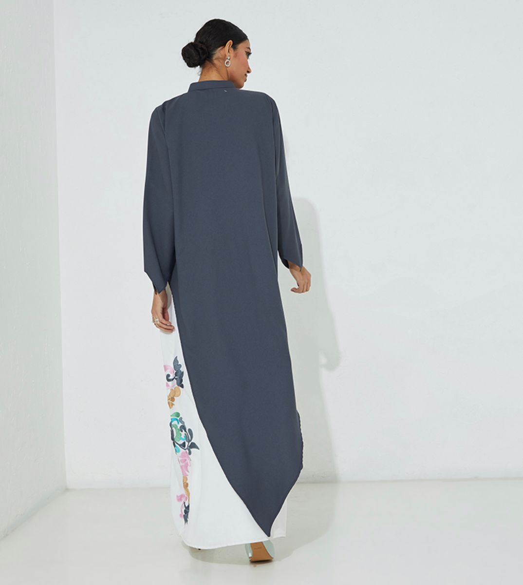 D-Motifs Abaya Rosette Abaya - Women's Abayas 2